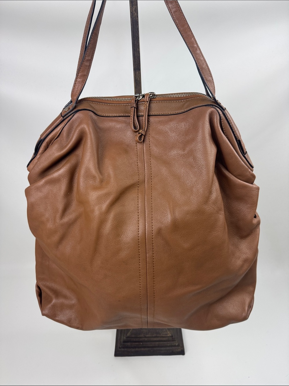 Vintage Banana Republic Cognac brown Leather Shoulder Hobo Bag Zip close Lined